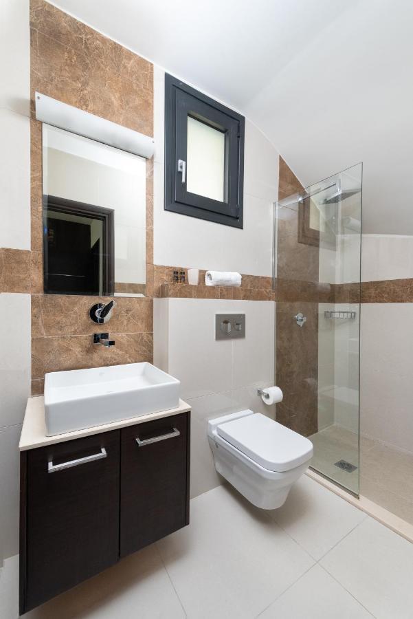 Ixia Breeze 3 Villa Bagian luar foto