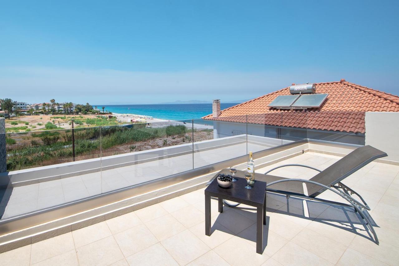 Ixia Breeze 3 Villa Bagian luar foto